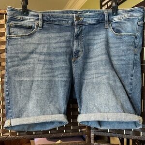 Universal Thread Light Blue Jean Shorts